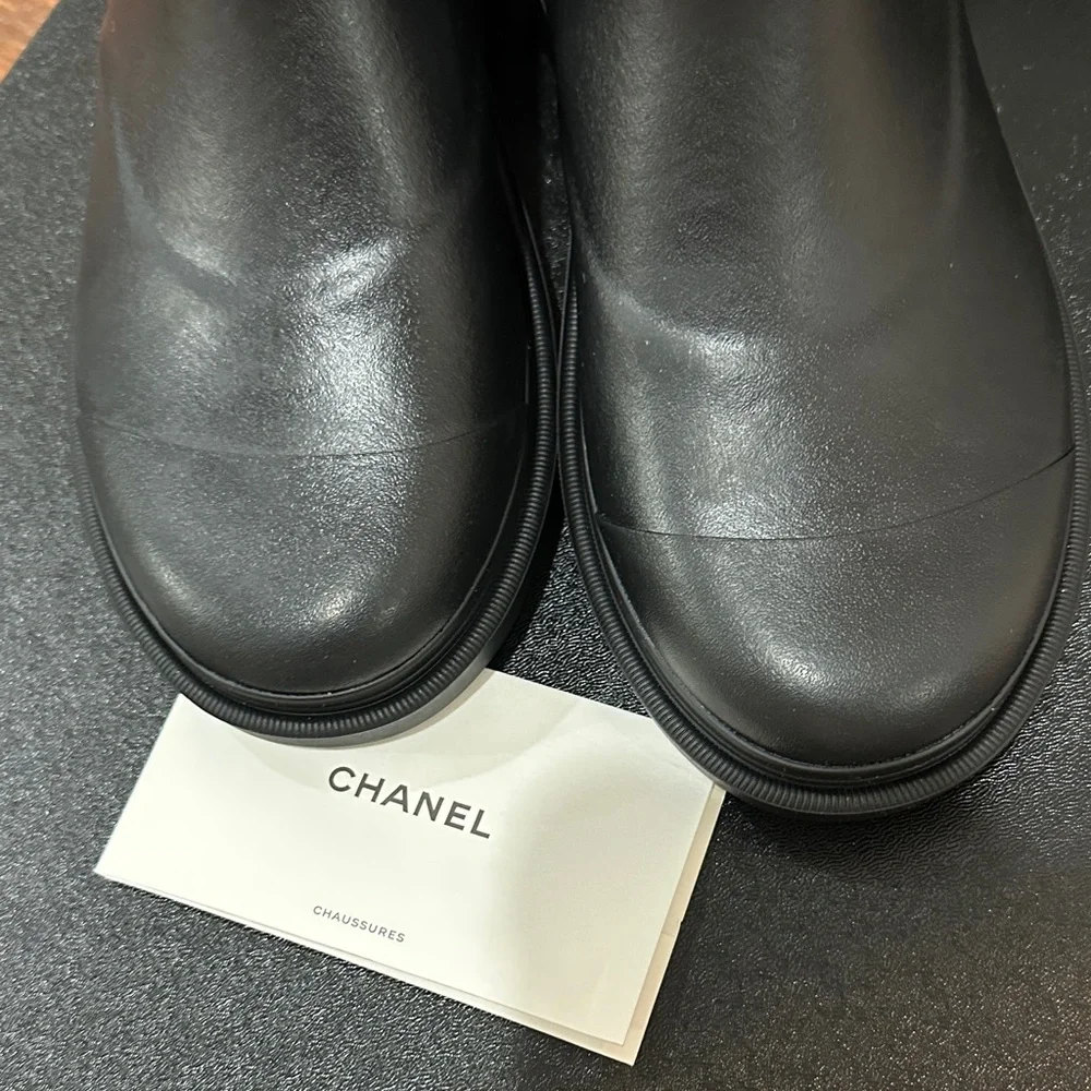 CHANEL Black Rain Boots with White CC Emblem Rare 36 BNIB Dustbags - Picture 11 of 11